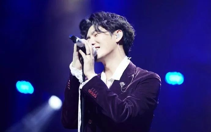 华语乐坛男低音歌手王晰,LOW C的诱惑,谁抵得