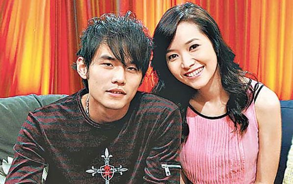 让周杰伦被扇巴掌还笑嘻嘻,昆凌到底是什么样