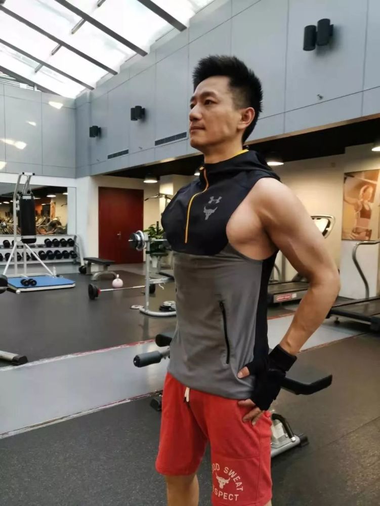 动态邬晔纬 男友力飙到max_腾讯新闻