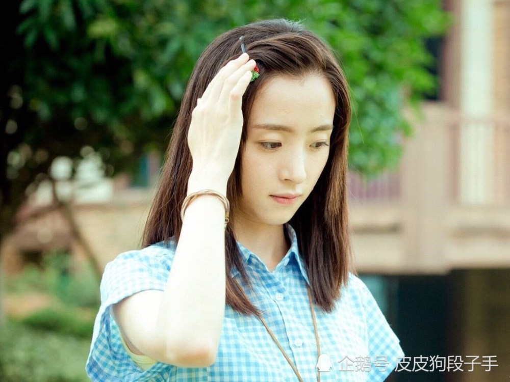 还记得《旋风少女》的戚百草吗?