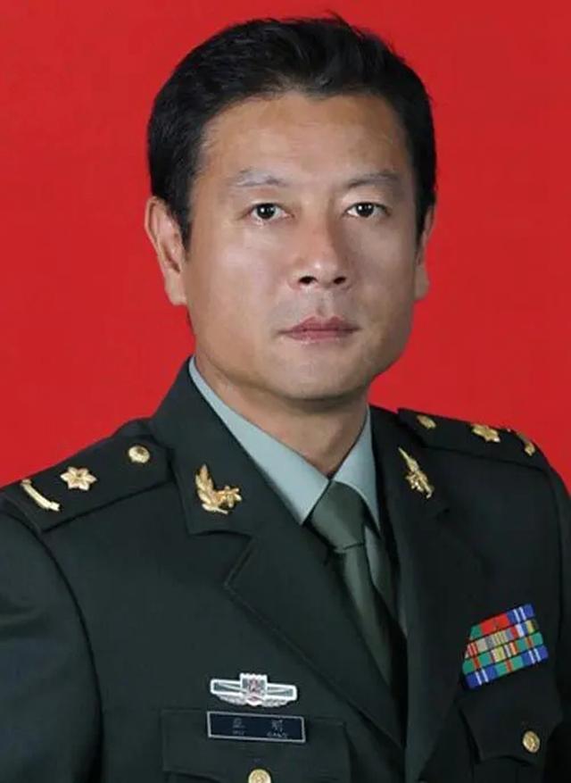 "硬汉"巫刚:43岁与妻子离婚后至今未婚,60岁无儿无女