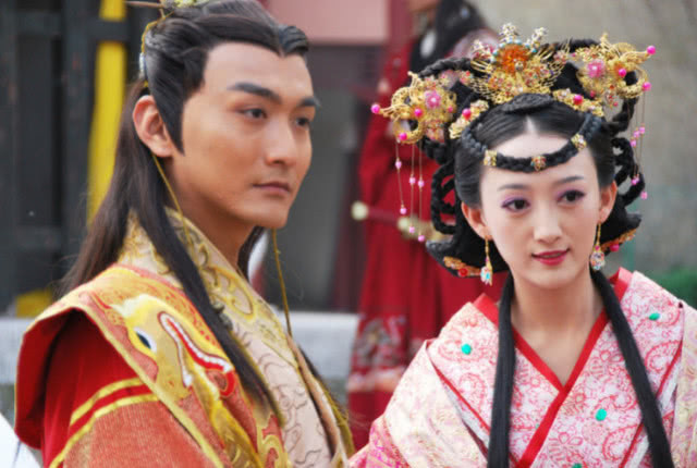 对于父皇的怪罪,寿安公主却很委屈,直言自己并没有背叛自己的夫君