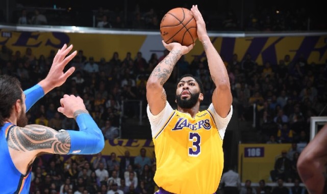 浓眉扣篮惊得魔兽直蒙眼 詹皇成历史第一人得先谢他