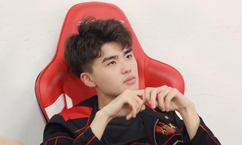 小时候就能够看到冠军样lwx童年照片现身论坛屡现神评论