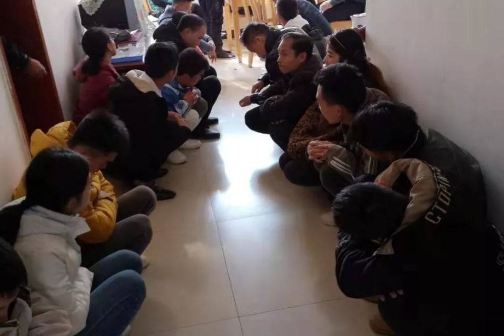 【与传销分子“刚”到底！开福区捣毁5个传销窝点】(图1)