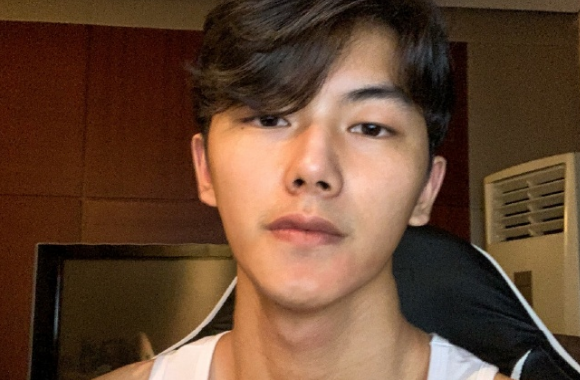 杨清柠与前男友分手后付守东渐渐颓废脸上有失恋后的特征