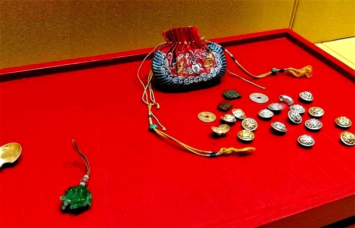 农民地里刨出瓜子金,牵出一段古代生死爱情,专家:传说竟然成真