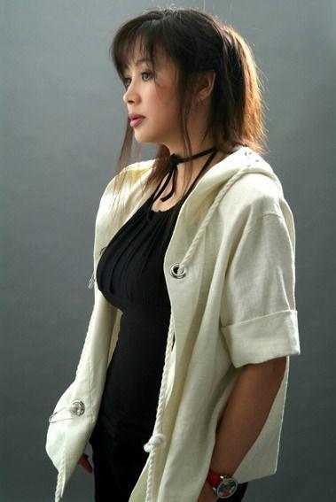 20岁就嫁给了有"家暴"倾向的豪门渣男,那么她的现状如何呢?