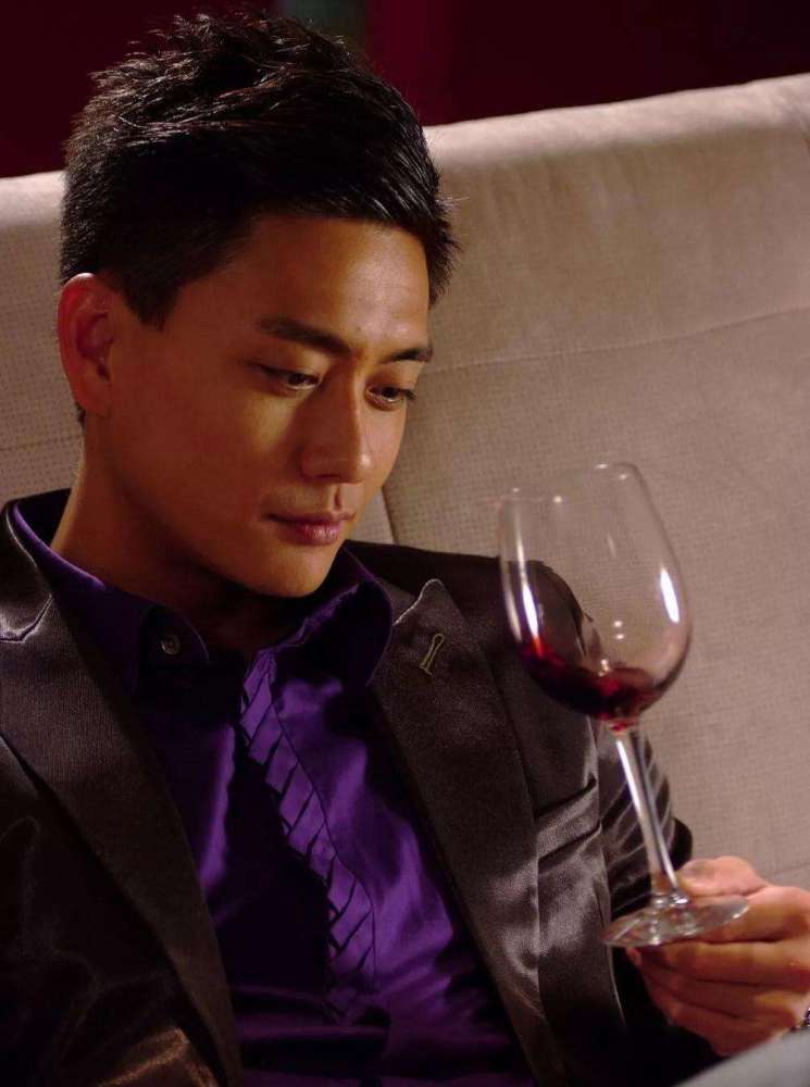 《点金胜手》黄宗泽时装惊艳,金融背景的爱情剧,妻子情人很虐心