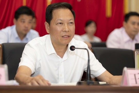 县委书记王荣华大山大水见证脱贫发展奇迹