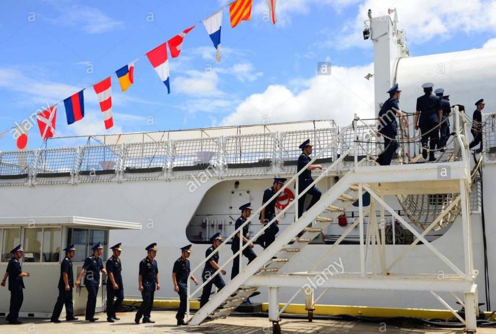 美国新任防长带大礼包首访越南怂恿越方在南海对抗中国