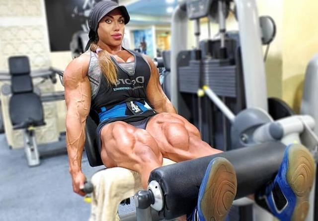 大块头女性堪比男性肌肉,丝毫不输到男子奥赛级别,就像27岁健美巨人