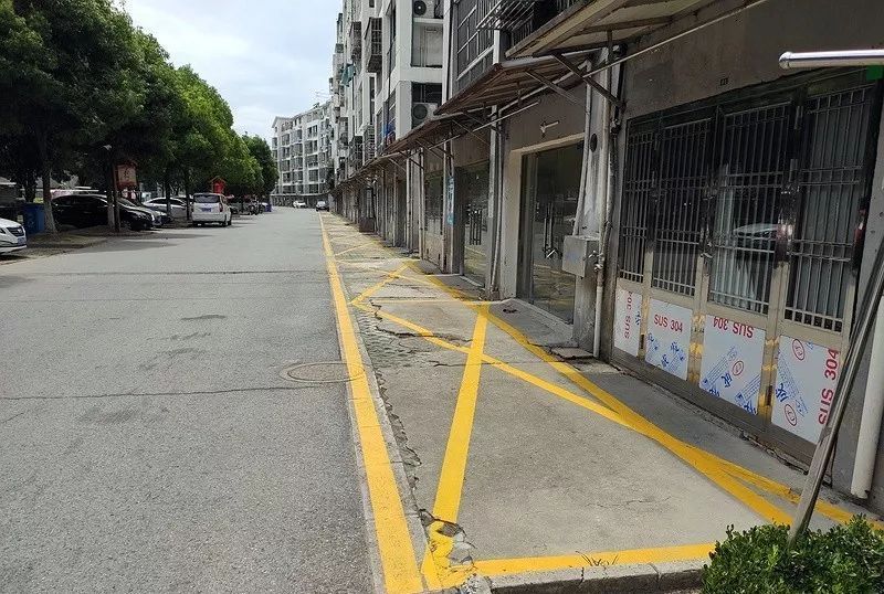 在抓好隱患整治的基礎上,陸家鎮積極研究落實住宅小區車庫停車方案