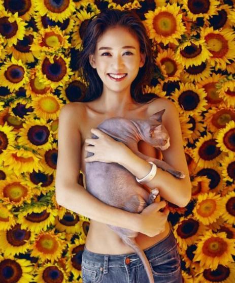 早年台湾综艺玩的有多大?陈乔恩当众脱内衣,网友:真够拼的