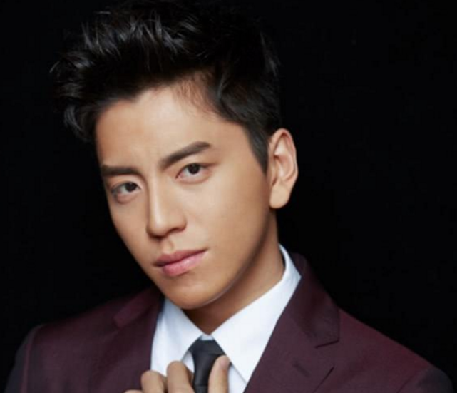 他是大家特别喜欢的一名男艺人了,他的父亲王台庆在台湾也是超级有名.