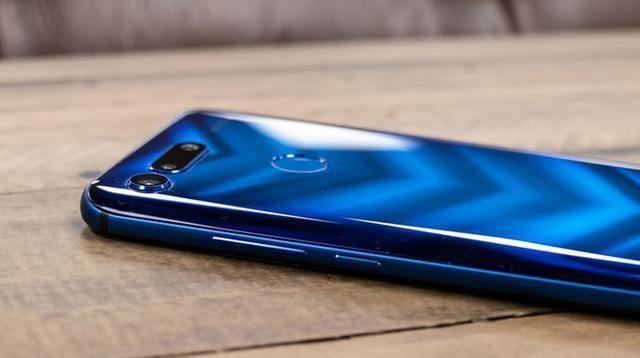 华为放大招,荣耀v20降至"新低价",网友:买太早