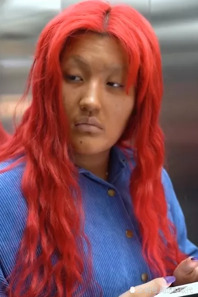 韩美娟女友素颜照曝光,皮肤粗糙瑕疵多,竟还是美妆博主