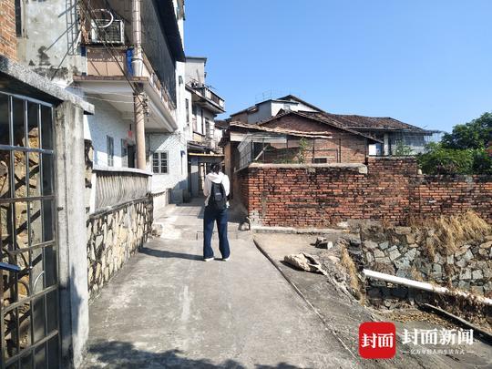 "梅姨"曾租住的城丰村