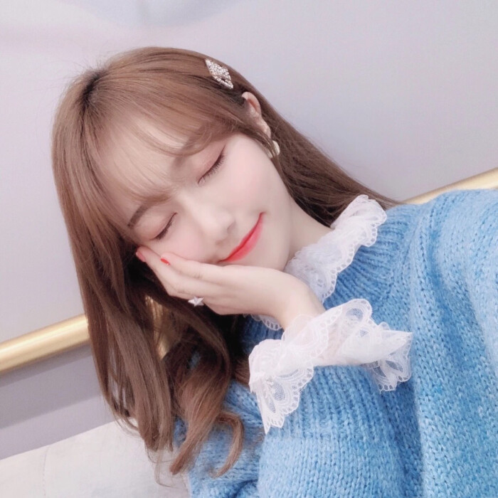 唯美系超in女生头像:我们常羡慕别人拥有的,却忽略了自己拥有的