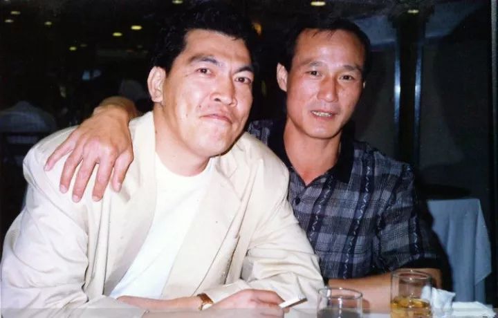 进入古稀之年的陈惠敏,如今红酒生意做得顺风顺水,偶尔复出客串自己