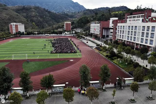 铜梁区市级重点中学(3所):铜梁中学,铜梁一中,铜梁二中知名民办中学(1