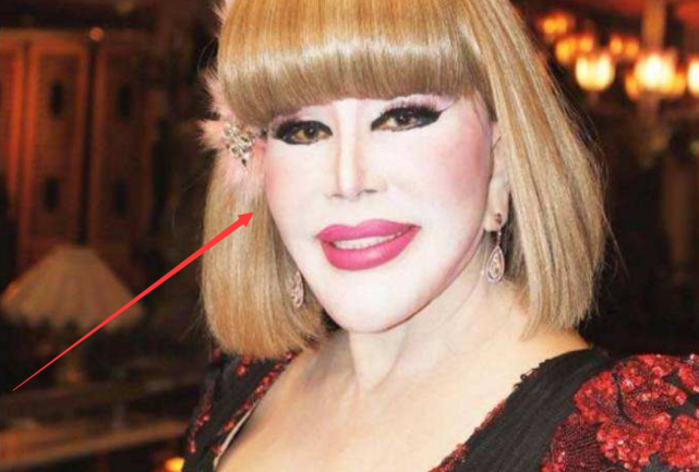 泰国81岁富婆,花重金整容成"芭比娃娃",前后差距太大了!