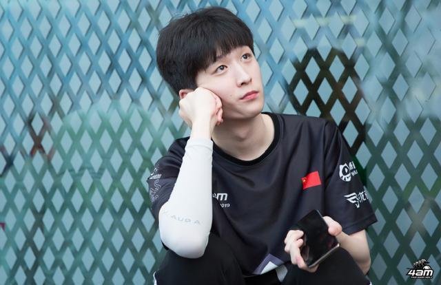 绝地求生官方新一期关键先生出炉4am永远当选杨威你认可吗