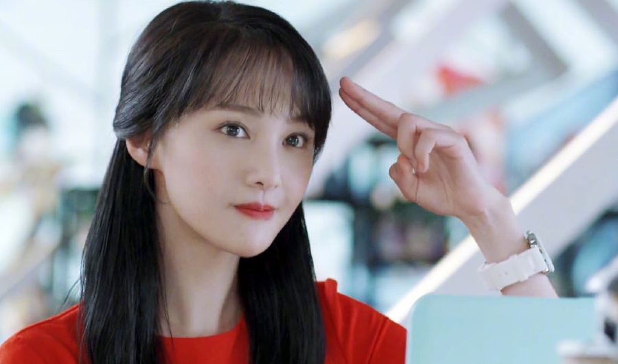 媒体探访郑爽公司,大门敞开外人随意出入,员工称近期将换老板