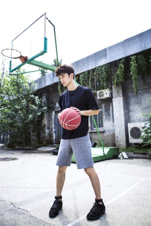 刘芮麟承认密聊女网友,发文道歉:10月初结束感情后头脑混乱了