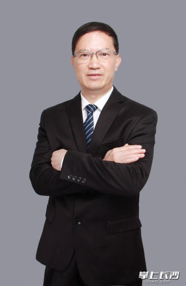 让"耳聪目明"的机器人服务重大项目李东旭院士却从二胡调弦定音中获得