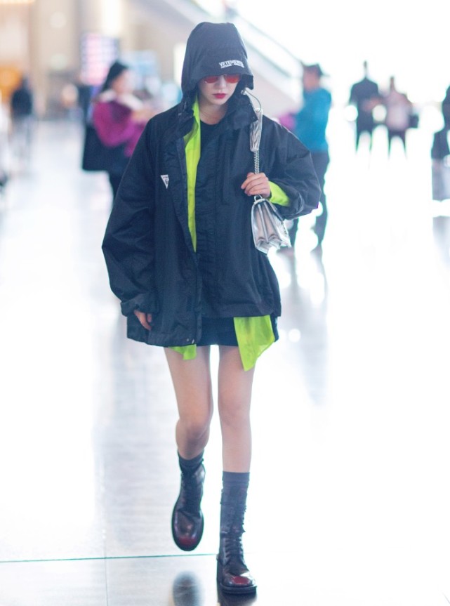 分手后决定冻卵的阚清子直接拿长靴当袜穿这腿围确定真实存在