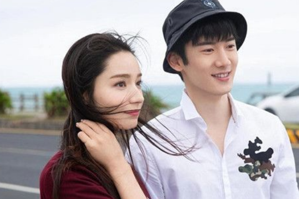 刘芮麟与女粉聊天内容被公开,发文对前女友代斯道歉,粉丝:娱乐圈版的