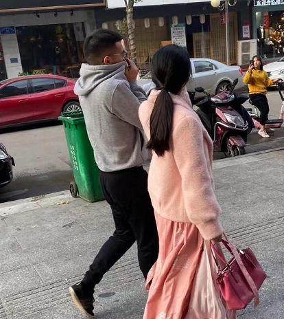 邵东荷田路的人全部捂着嘴巴走路!发生什么事情?