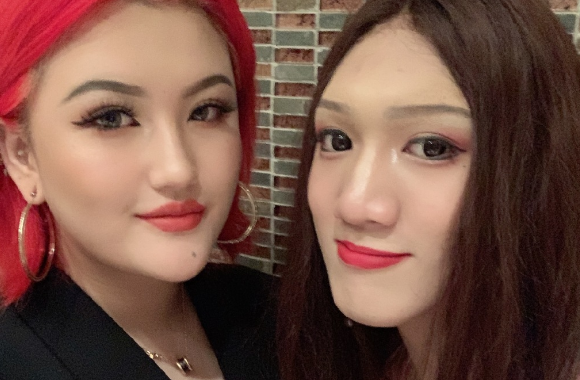 韩美娟与赤木刚宪甜蜜合照,看到男方手放的位置,单身狗羡慕了