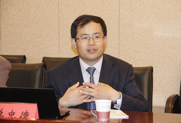 单忠德而1970年12月出生的罗先刚,他的教育经历则是能让很多非211大学