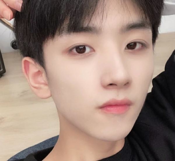 正处"青春期"的男孩子,最好少做这3事,小心将来"长不高"