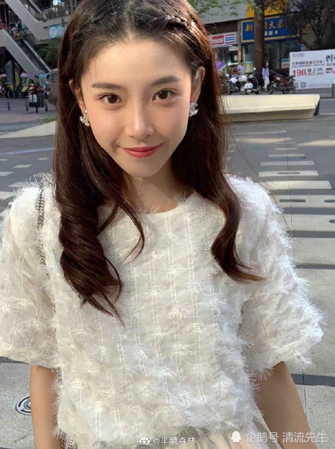 半藏森林被解约你眼中的女神别人贴心吃药的小三