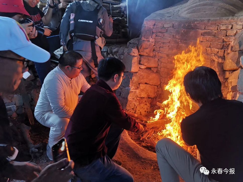 場面震撼!永春介福夏商原始青瓷千人點火傳承儀式現場直播視頻來啦