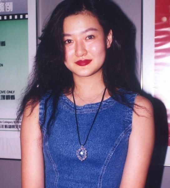 最美"艳星"陈宝莲,29岁自杀身亡,生前周星驰特邀帮忙拍戏