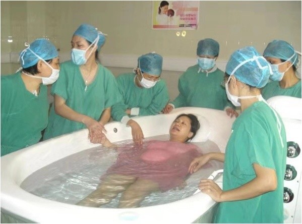 什么是水中分娩,水中分娩有何好处?_腾讯新闻