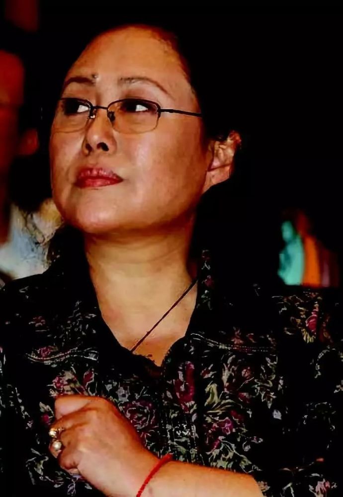 敖醒晨觉得自己 名气不如老婆 很没面子 现如今 88岁的陈亮声看上去