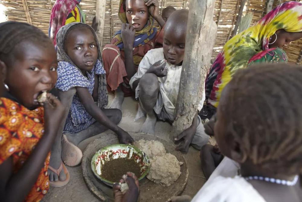 疫情|疫情之下，非洲少女的凄惨命运：童婚、早孕、流产