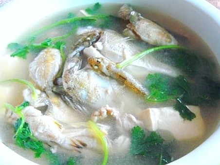 海边人最爱的一道杂鱼汤,喝过之后才明白什么叫鲜_腾讯新闻