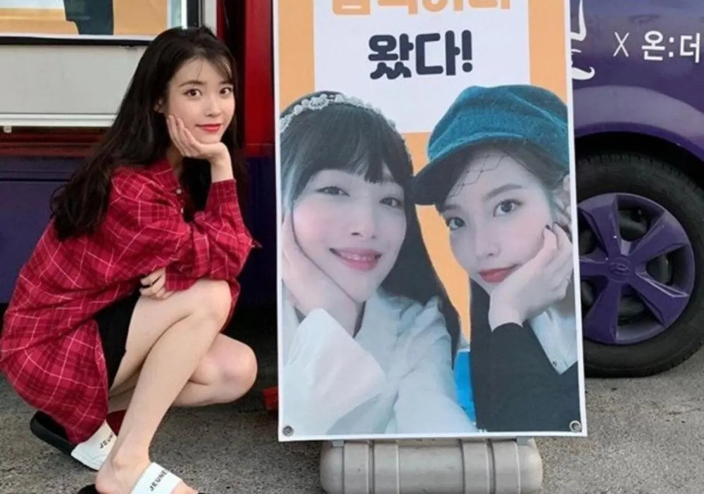 雪莉去世后,iu首次谈及挚友,强忍泪水令人心疼