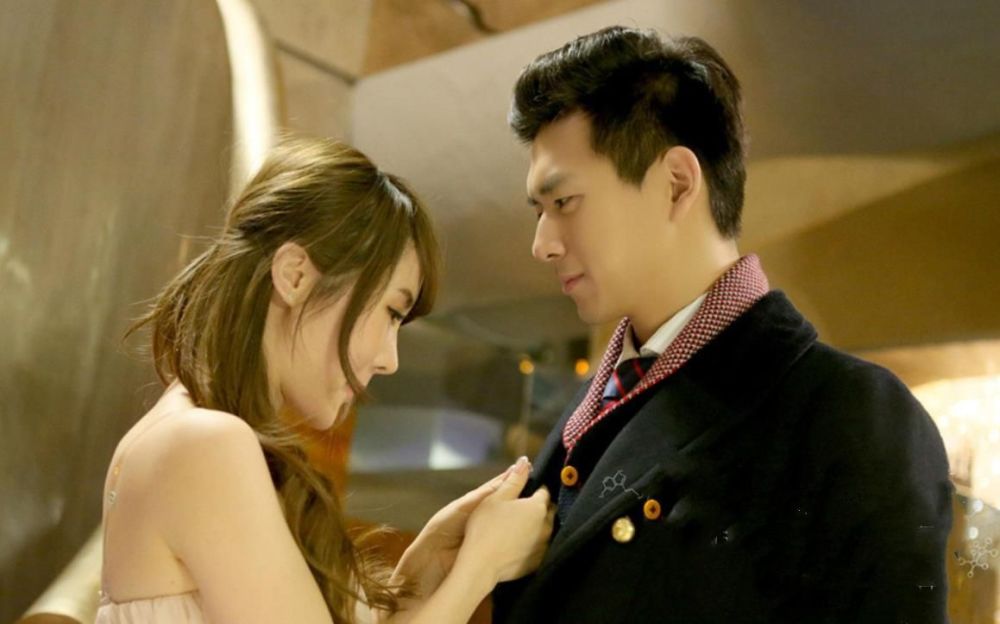 她是李现的前女友,因买不起奢侈品被甩,今李现大火她却成这样