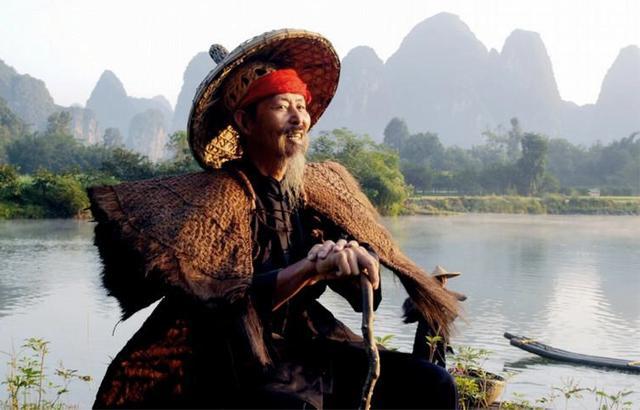 伍子胥逃亡中被千金小姐和老渔夫搭救,他感恩图报却暗藏道德问题