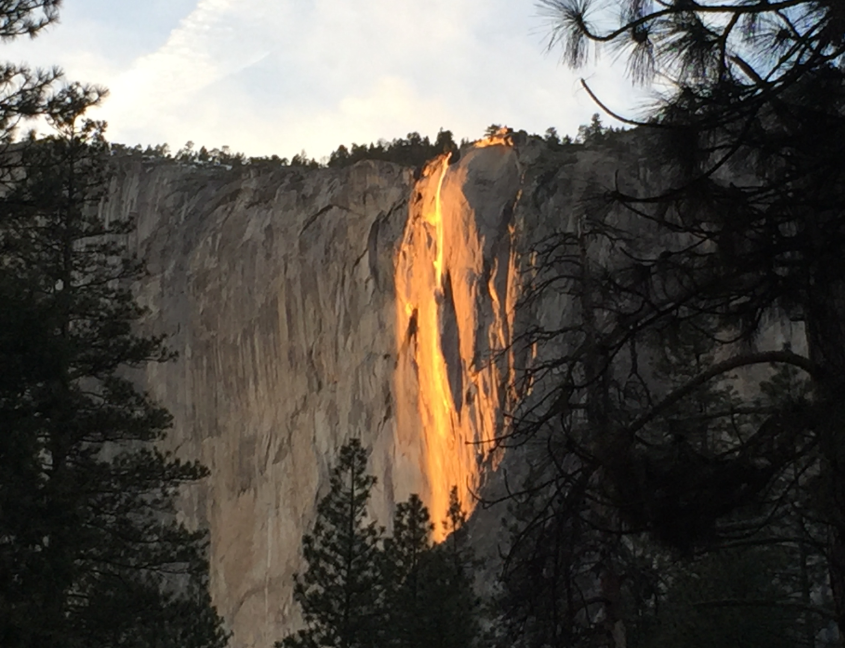 全球4种罕见自然奇观,神奇现象惊叹不已,网友:太神奇了,人工完全不能