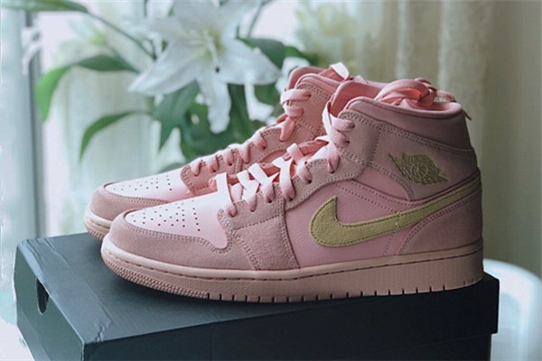 aj1新出珊瑚金,配小裙子美到转圈圈,难怪都说它是"仙女鞋"!