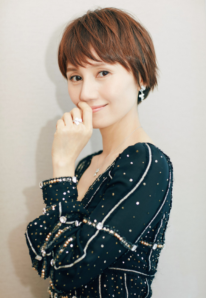 女人到了40岁 如果你有白头发 建议剪这3种发型 减龄又大气 腾讯新闻