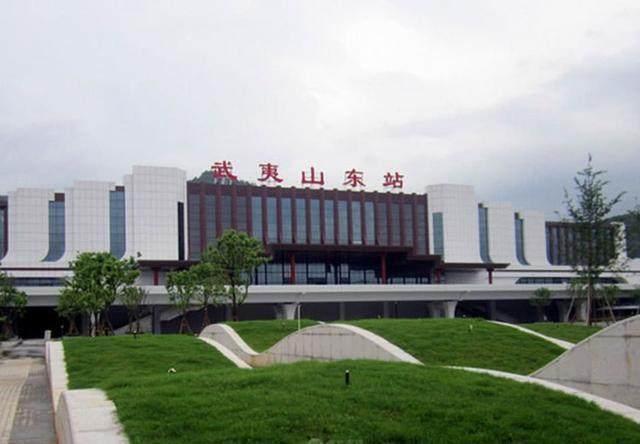 很多人都在问为什么武夷山东站不叫"建阳站"呢?明明就在建阳啊.